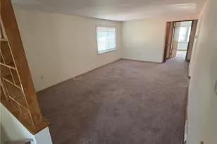 4902 E 109th St, Garfield Heights, OH 44125 - Photo 5