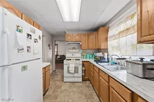 2240 12th St SW, Akron, OH 44314 - Photo 11