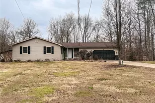 202 Forest Dr, Parkersburg, WV 26104 - Photo 5