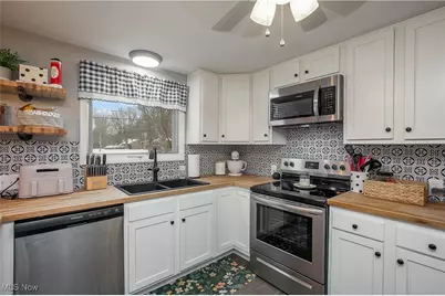 10190 Valleydale Street SE, Magnolia, OH 44643 - Photo 13