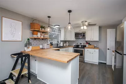 10190 Valleydale Street SE, Magnolia, OH 44643 - Photo 11