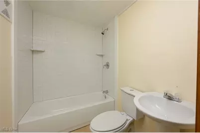 1508 Roanoke Avenue, Uhrichsville, OH 44683 - Photo 17