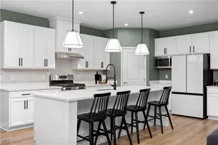 6163 Krystina Run, Lorain, OH 44053 - Photo 3