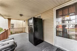 18802 Cherokee Ave, Loveland, OH 44119 - Photo 3