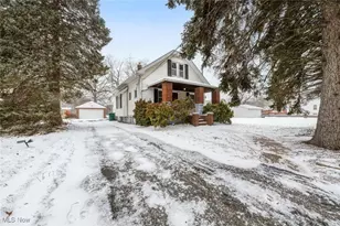 6352 Crossview Rd, Green Hills, OH 44131 - Photo 3