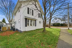 437 Erie St, Barberton, OH 44203 - Photo 3