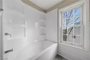 437 Erie St, Barberton, OH 44203 - Photo 23