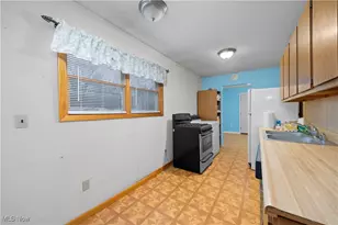 12393 National Dr, Grafton, OH 44044 - Photo 9