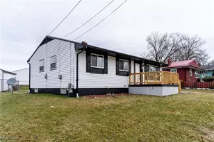 111 Bassett Ln, Youngstown, OH 44505 - Photo 5