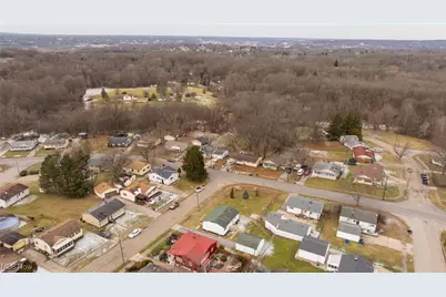 111 Bassett Lane, Youngstown, OH 44505 - Photo 33