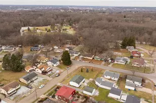 111 Bassett Ln, Youngstown, OH 44505 - Photo 33