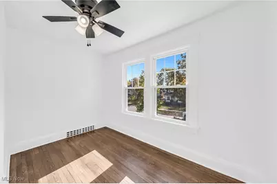 14404 Bayes Avenue, Oakwood, OH 44107 - Photo 17