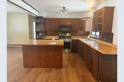 7528 Goodland Avenue SE, Waynesburg, OH 44688 - Photo 5