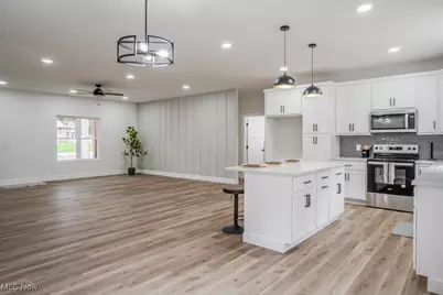 13025 Sunset Circle NW, Uniontown, OH 44685 - Photo 11