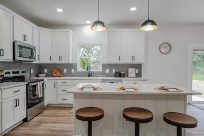 13025 Sunset Circle NW, Uniontown, OH 44685 - Photo 7