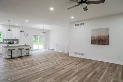 13025 Sunset Circle NW, Uniontown, OH 44685 - Photo 5