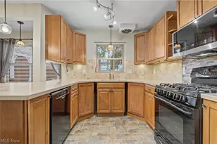 674 Upper Merriman Dr, Akron, OH 44303 - Photo 11