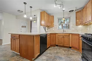 674 Upper Merriman Dr, Akron, OH 44303 - Photo 17