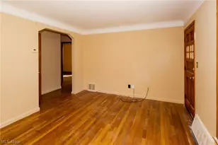 29933 Enid Rd, Wickliffe, OH 44092 - Photo 7