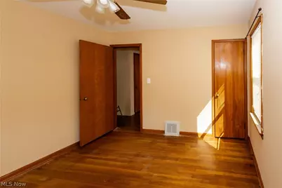 29933 Enid Road, Wickliffe, OH 44092 - Photo 9
