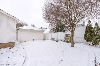 946 Bellflower Avenue SW, Canton, OH 44710 - Photo 7