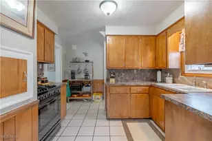 946 Bellflower Ave SW, Canton, OH 44710 - Photo 19