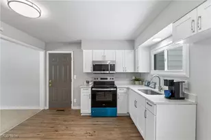 1121 41st St NW, Canton, OH 44709 - Photo 11