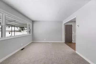 1121 41st Street NW, Canton, OH 44709 - Photo 5