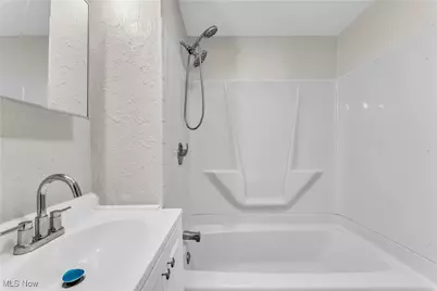 805 Woodland Avenue, Elyria, OH 44035 - Photo 23