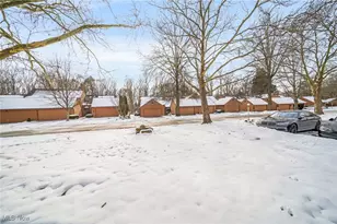 7465 Millrace Ln, Sagamore Hills, OH 44067 - Photo 21