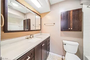 7465 Millrace Ln, Sagamore Hills, OH 44067 - Photo 9