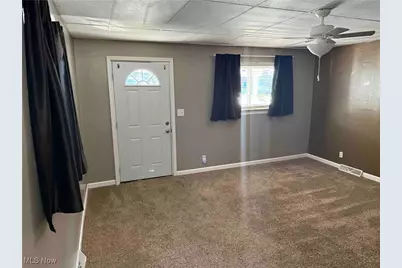 806 Howard Street, Bridgeport, OH 43912 - Photo 5