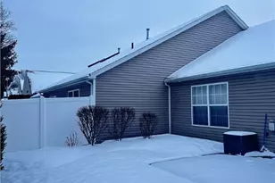 4165 Ledgewater Dr, Mogadore, OH 44260 - Photo 7