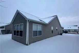 4165 Ledgewater Dr, Mogadore, OH 44260 - Photo 5