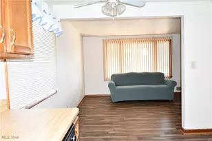 1560 Chattanooga Ave, Youngstown, OH 44514 - Photo 9