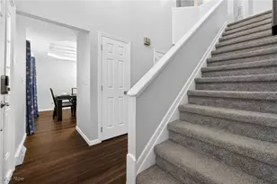 100 Pembridge Ct, Sheffield Lake, OH 44054 - Photo 15