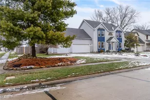 100 Pembridge Ct, Sheffield Lake, OH 44054 - Photo 33