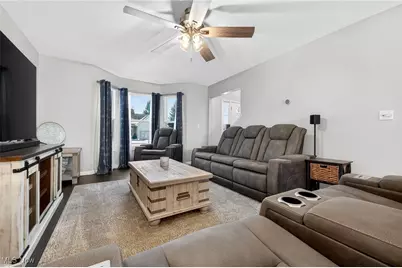 100 Pembridge Court, Sheffield Lake, OH 44054 - Photo 11