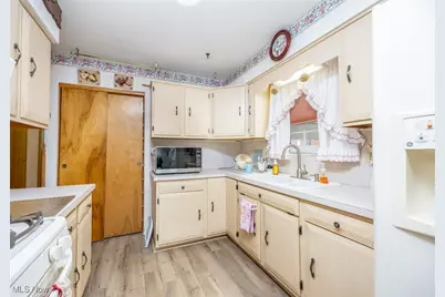 3401 6th Avenue, Vienna, WV 26105 - Photo 11