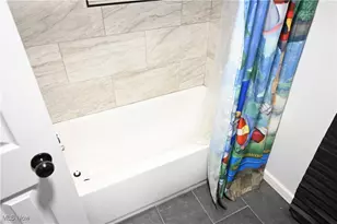 130 Traymore Blvd, Eastlake, OH 44095 - Photo 11