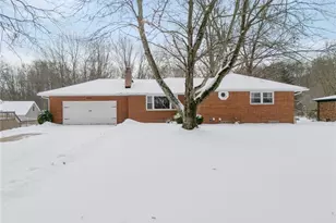 4326 Reimer Rd, Norton, OH 44203 - Photo 1