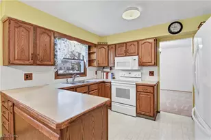 8832 Arrowood Ct, Mentor, OH 44060 - Photo 3