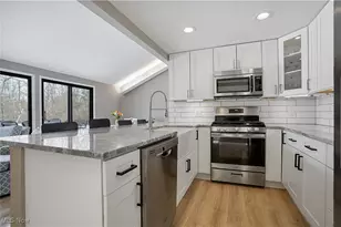 429-53 Honeysuckle Path, Aurora, OH 44202 - Photo 9