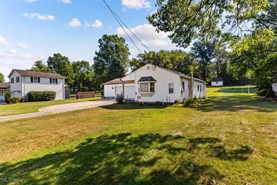 43 S Van Buren Avenue, Barberton, OH 44203 - Photo 3