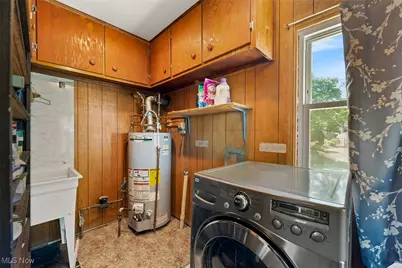 43 S Van Buren Avenue, Barberton, OH 44203 - Photo 33