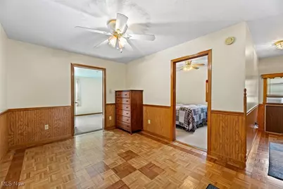 43 S Van Buren Avenue, Barberton, OH 44203 - Photo 13