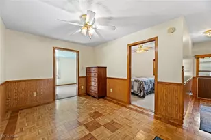 43 S Van Buren Ave, Barberton, OH 44203 - Photo 13