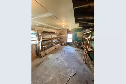 43 S Van Buren Avenue, Barberton, OH 44203 - Photo 39