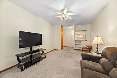 43 S Van Buren Avenue, Barberton, OH 44203 - Photo 11