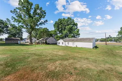 43 S Van Buren Avenue, Barberton, OH 44203 - Photo 7